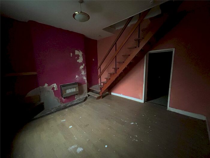 2 Bedroom Terraced House For Sale In Clyde Street, Watersheddings, Oldham, OL1