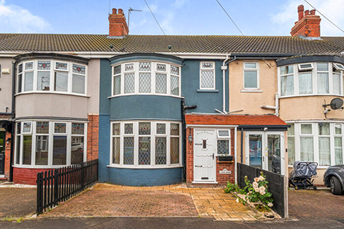 3 Bedroom Terraced House For Sale In Lake View, Hull, HU8