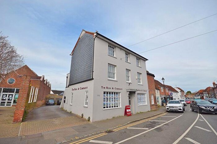 2 Bedroom Flat To Rent In High Street, Princes Risborough, HP27