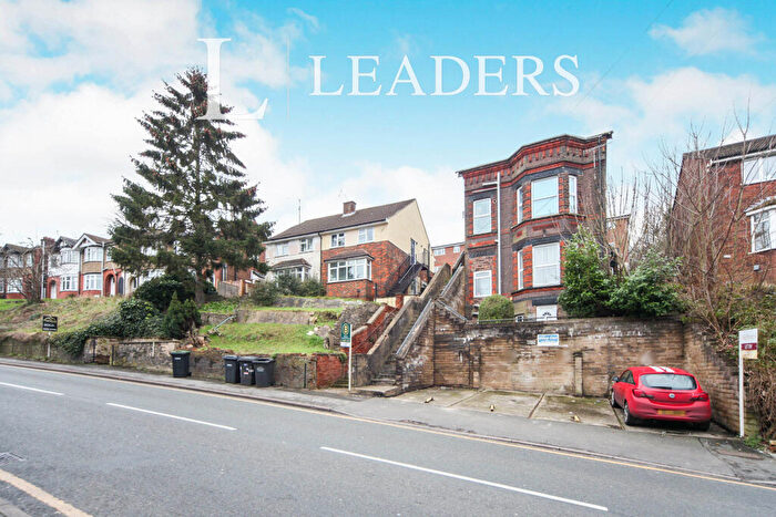 Flat To Rent In Hilary Court, Hitchin Road, LU2