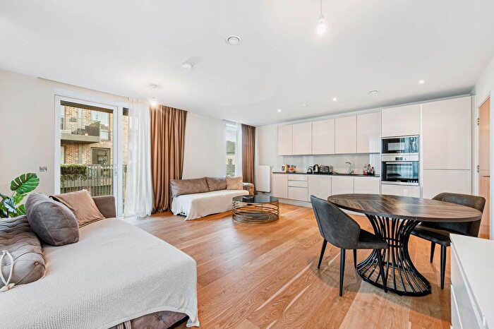 2 Bedroom Flat To Rent In Isambrand Court, Brentford, TW8