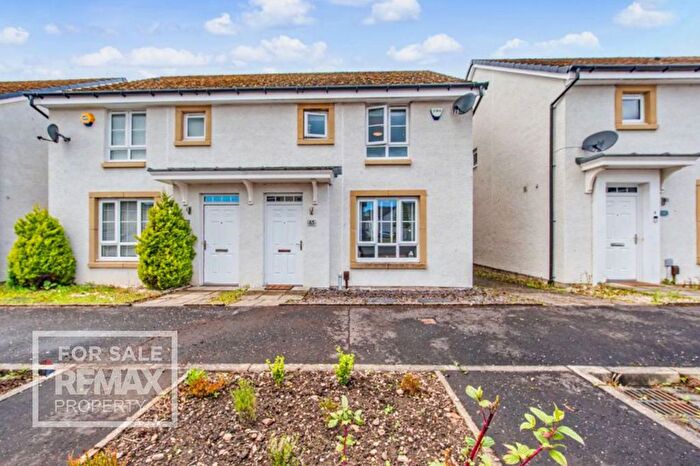 3 Bedroom Semi-Detached House For Sale In Howatston Court, Livingston, EH54