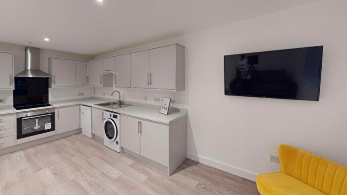 8 Bedroom House To Rent In Raddlebarn Court ( Bed), Selly Oak, Birmingham, West Midlands, B29