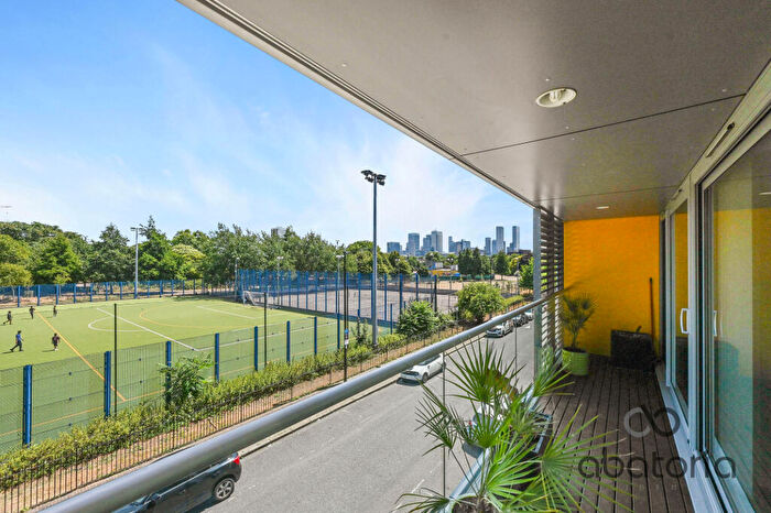 1 Bedroom Apartment For Sale In Candy Wharf, Copperfield Road, London, E3