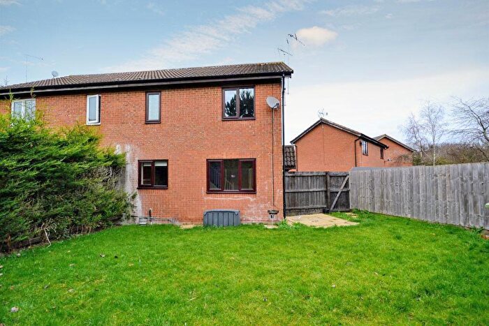 1 Bedroom Cluster House To Rent In Porlock Lane, Furzton, Milton Keynes, Buckinghamshire, MK4