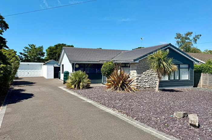 3 Bedroom Bungalow For Sale In Laurel Close, St. Leonards, BH24