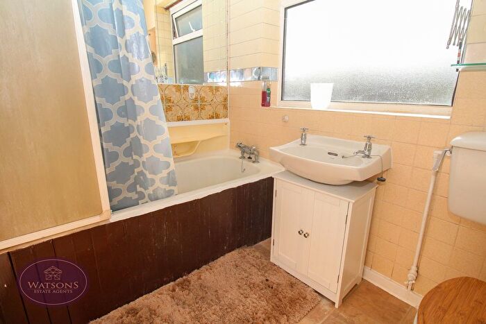 3 Bedroom Semi-Detached House For Sale In Kirby Close, Newthorpe, Nottingham, NG16