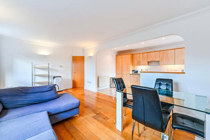 2 Bedroom Flat For Sale In Moreland Street, Angel, London, EC1V