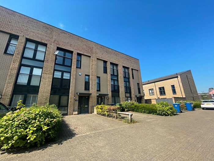 3 Bedroom Town House To Rent In Nicholson Street, Glasgow, G5