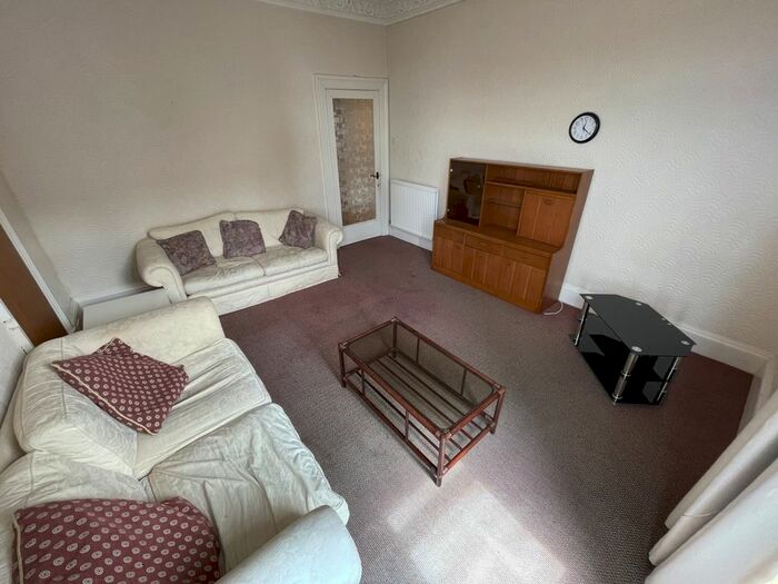 2 Bedroom Flat To Rent In Gowrie Street, Dundee, DD2