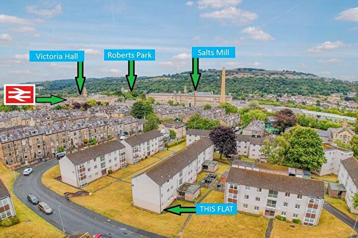 2 Bedroom Flat For Sale In Wycliffe Gardens, Shipley, BD18