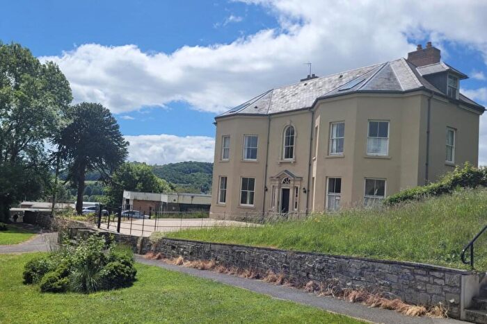 1 Bedroom Flat For Sale In Plas Kynaston, Wrexham, LL14