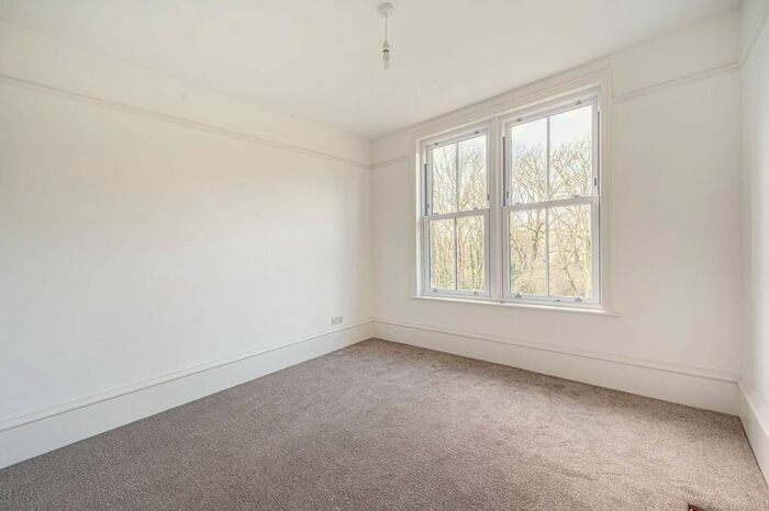 4 Bedroom Semi-Detached House To Rent In Holden Road, Woodside Park, London, N12
