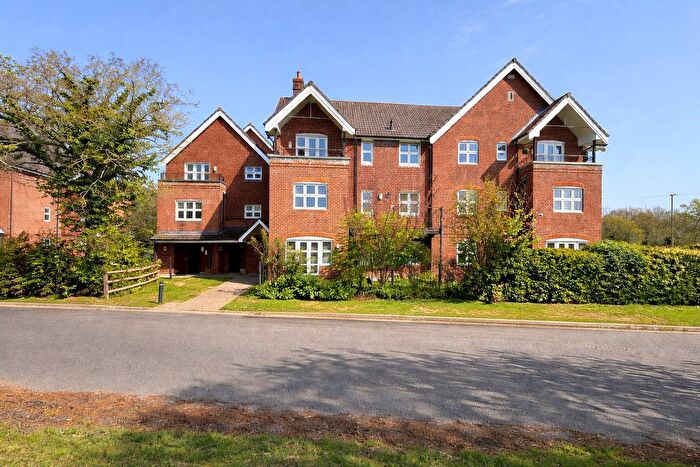 2 Bedroom Flat To Rent In Watermark, Hythe, SO45
