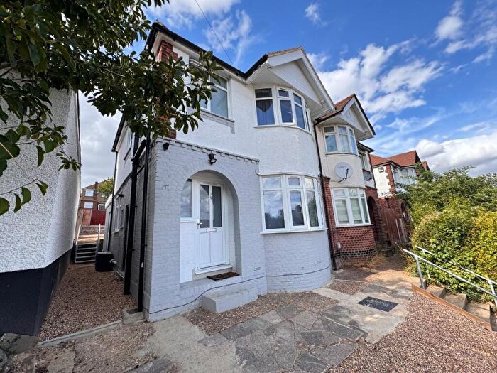 Studio To Rent In Room, Crawley Green Road, Luton, Bedfordshire, LU2