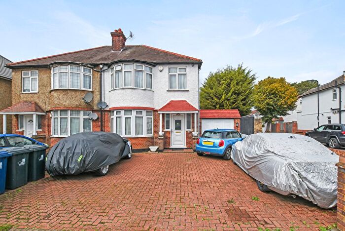 3 Bedroom Semi-detached House For Sale In Popes Lane, W5