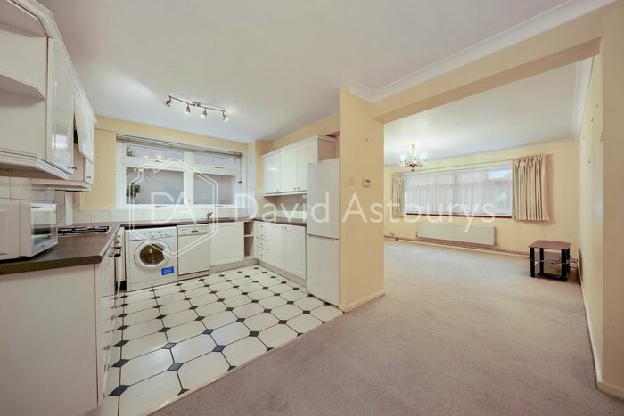 2 Bedroom Flat To Rent In Shepherds Hill, Highgate, London, N6