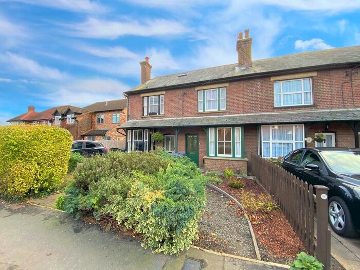 2 Bedroom Terraced House To Rent In Chestnut Lane, Amersham, Buckinghamshire, HP6