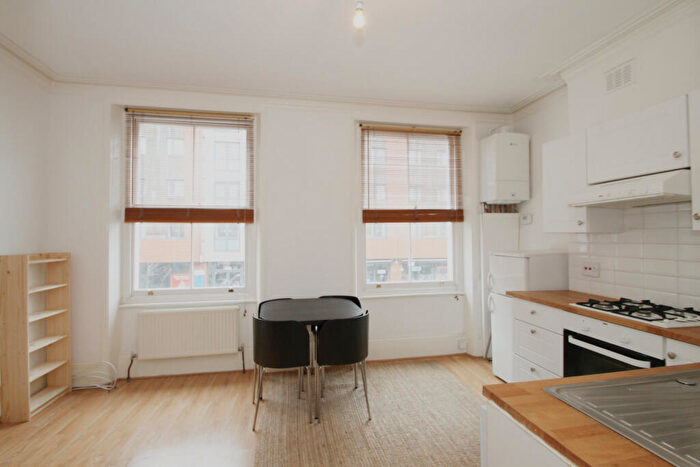 1 Bedroom Flat To Rent In Caledonian Road, Islington, London, N7