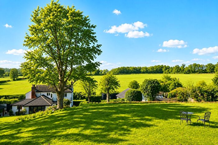 4 Bedroom Detached House For Sale In Dunny Lane, Chipperfield, WD4