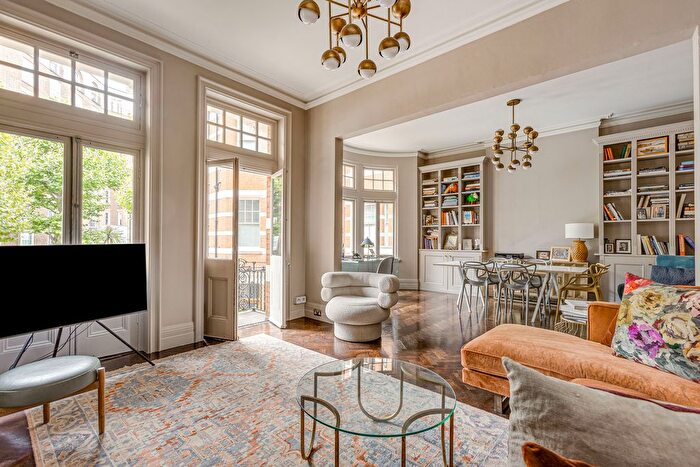3 Bedroom Flat For Sale In Fitzjames Avenue, London, W14