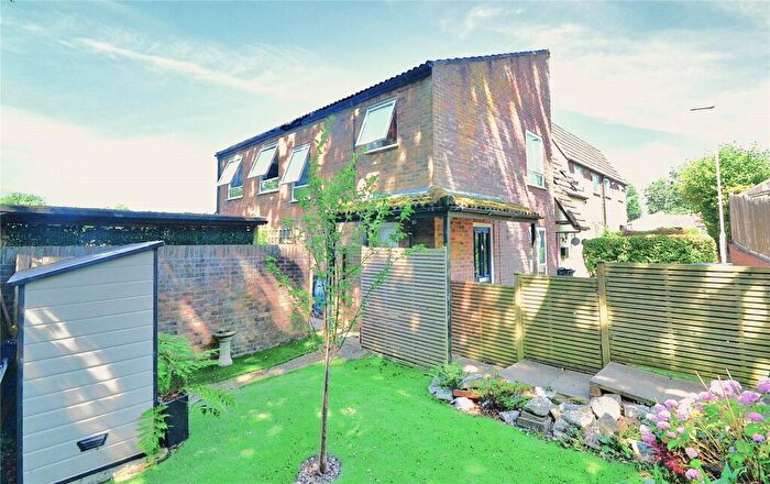 2 Bedroom Maisonette For Sale In Newton Avenue, East Grinstead, West Sussex, RH19