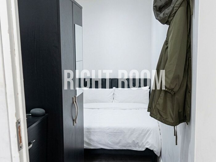 1 Bedroom Flat To Rent In Bedroom Flat, Edenhall Close, Romford, RM3