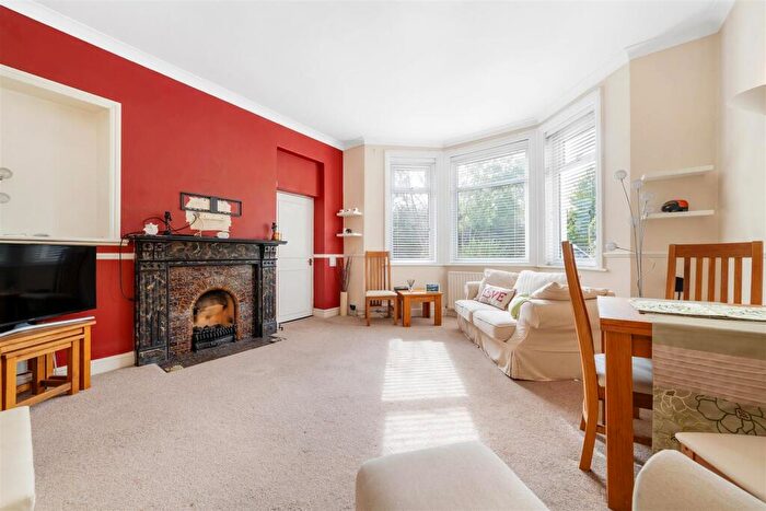 2 Bedroom Flat For Sale In Croydon Road, Anerley, London, SE20