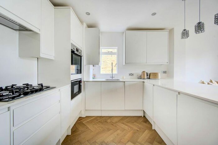 1 Bedroom Flat To Rent In New Kings Road, Parsons Green, London, SW6
