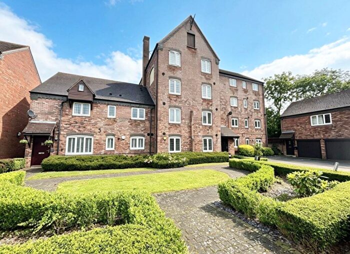 2 Bedroom Apartment For Sale In Broom Lane, Dickens Heath, B90