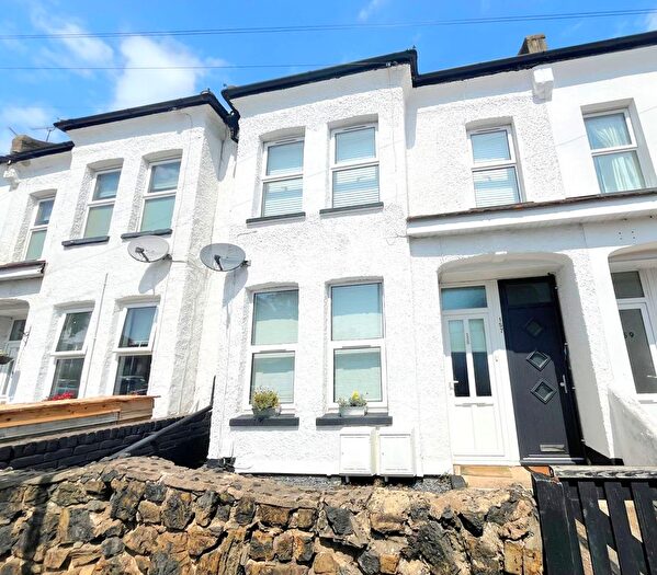 2 Bedroom Flat To Rent In Stornoway Road, Southend-On-Sea, SS2