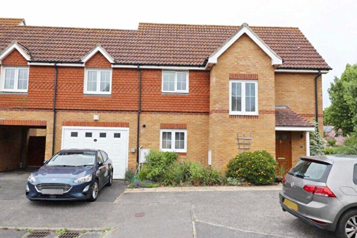 3 Bedroom Semi-Detached House For Sale In Pepper Close, Hayling Island, PO11