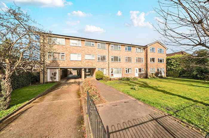 2 Bedroom Flat For Sale In Purley Park Road, Purley, CR8