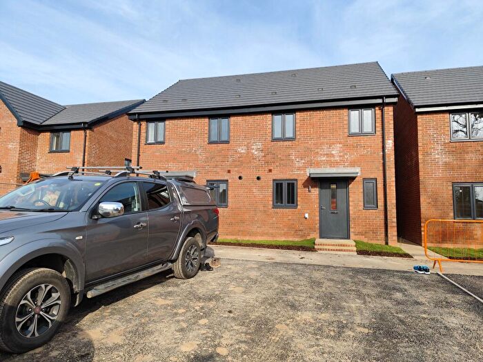 3 Bedroom Semi Detached House To Rent In Vicar Wood Way, Derby, DE22