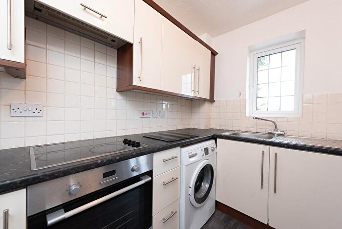 1 Bedroom Maisonette To Rent In Morley Close, Yateley, Hampshire, GU46