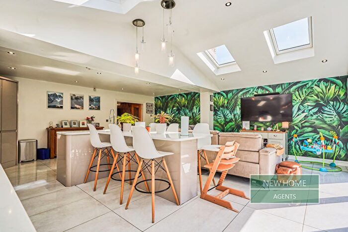 4 Bedroom Detached House For Sale In Churton Grove, Standish, Wigan, WN6