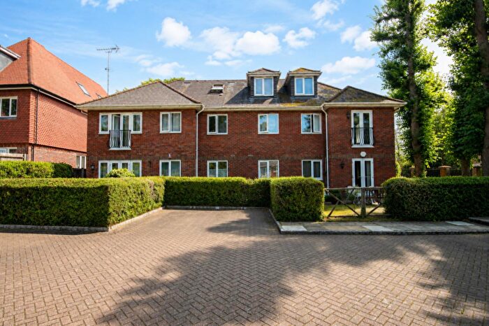 1 Bedroom Apartment To Rent In Epsom Road, Leatherhead, KT22