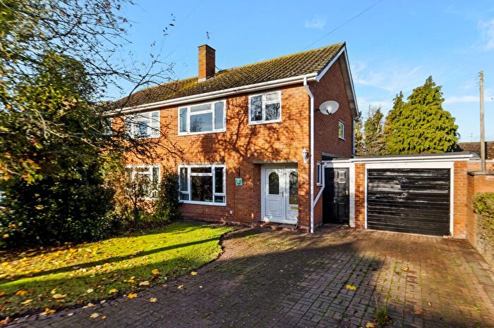 3 Bedroom Semi Detached House For Sale In The Woodlands, Upton-Upon-Severn, WR8