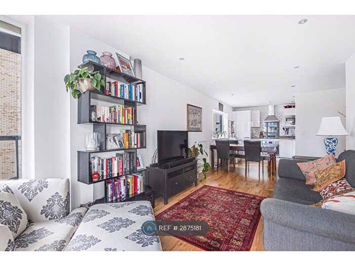 2 Bedroom Flat To Rent In Dowells Street, London, SE10