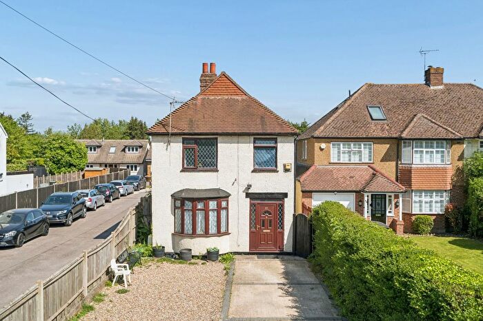 3 Bedroom Detached House For Sale In Thorney Mill Road, Iver, SL0