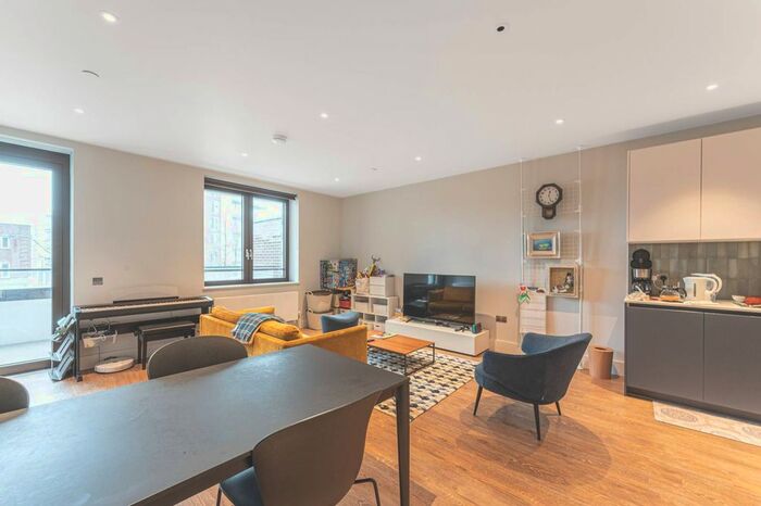 3 Bedroom Flat To Rent In Park Lane, Wembley, HA9