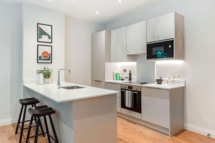 1 Bedroom Flat For Sale In Furlong Road, Bourne End, SL8