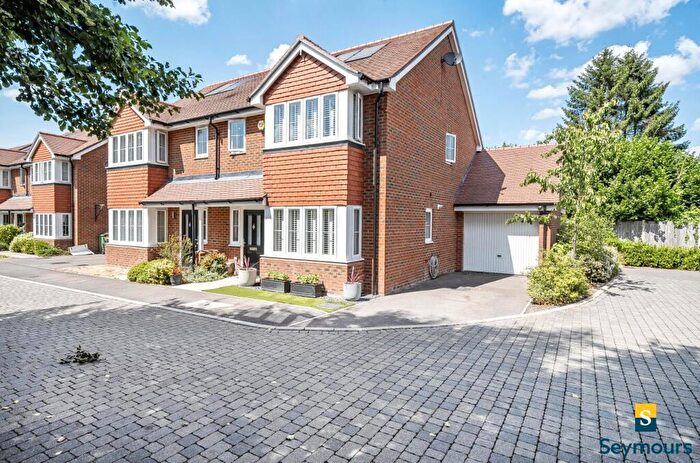 3 Bedroom Semi-Detached House For Sale In St. Thomas Close, Chilworth, Guildford, Surrey, GU4