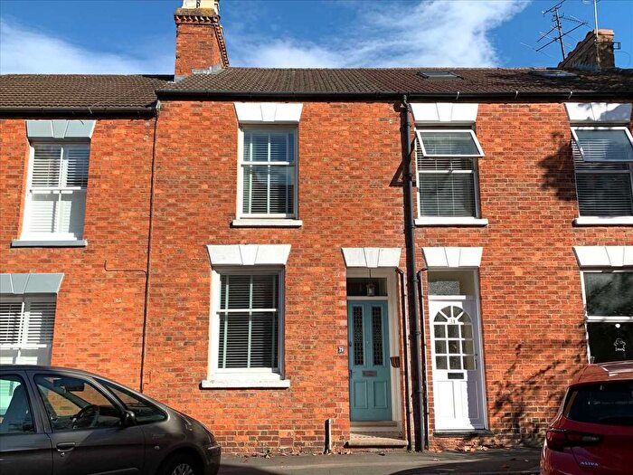 3 Bedroom Terraced House For Sale In Bedford Street, Wolverton, Milton Keynes, MK12