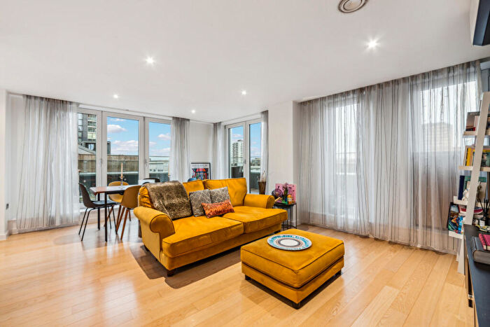 2 Bedroom Flat To Rent In Britannia Walk, Shoreditch, N1