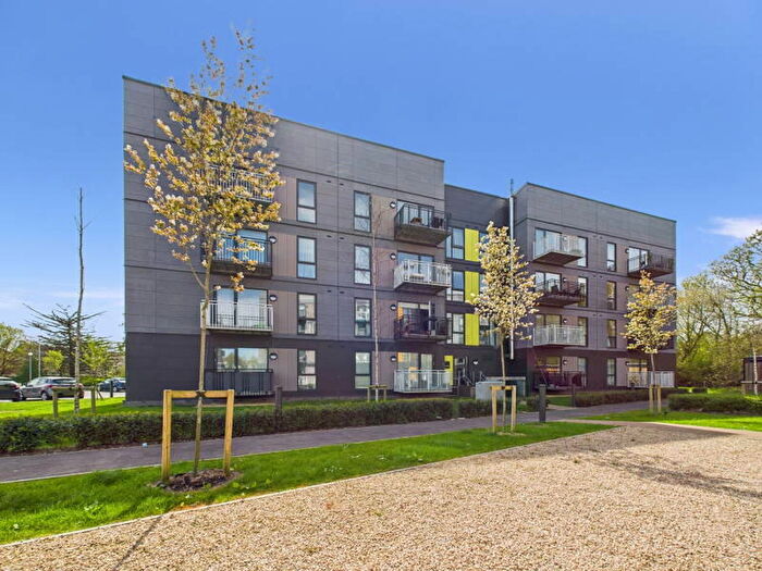 2 Bedroom Flat For Sale In Ladybower Road, Worthing, BN13