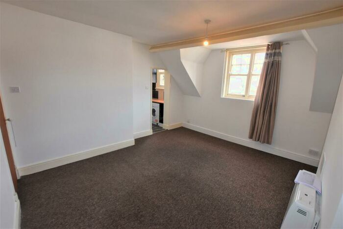 1 Bedroom Flat To Rent In Westleigh Road, Leicester, LE3