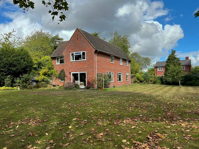 5 Bedroom House To Rent In Drayton Road, Newton Longville, Milton Keynes, MK17