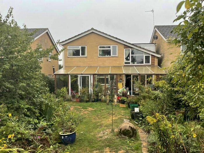 4 Bedroom Link Detached House For Sale In Aston, Oxfordshire, OX18