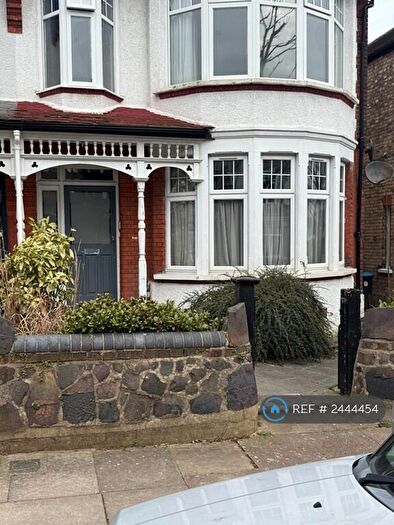 2 Bedroom Flat To Rent In Arlow Road, London, N21